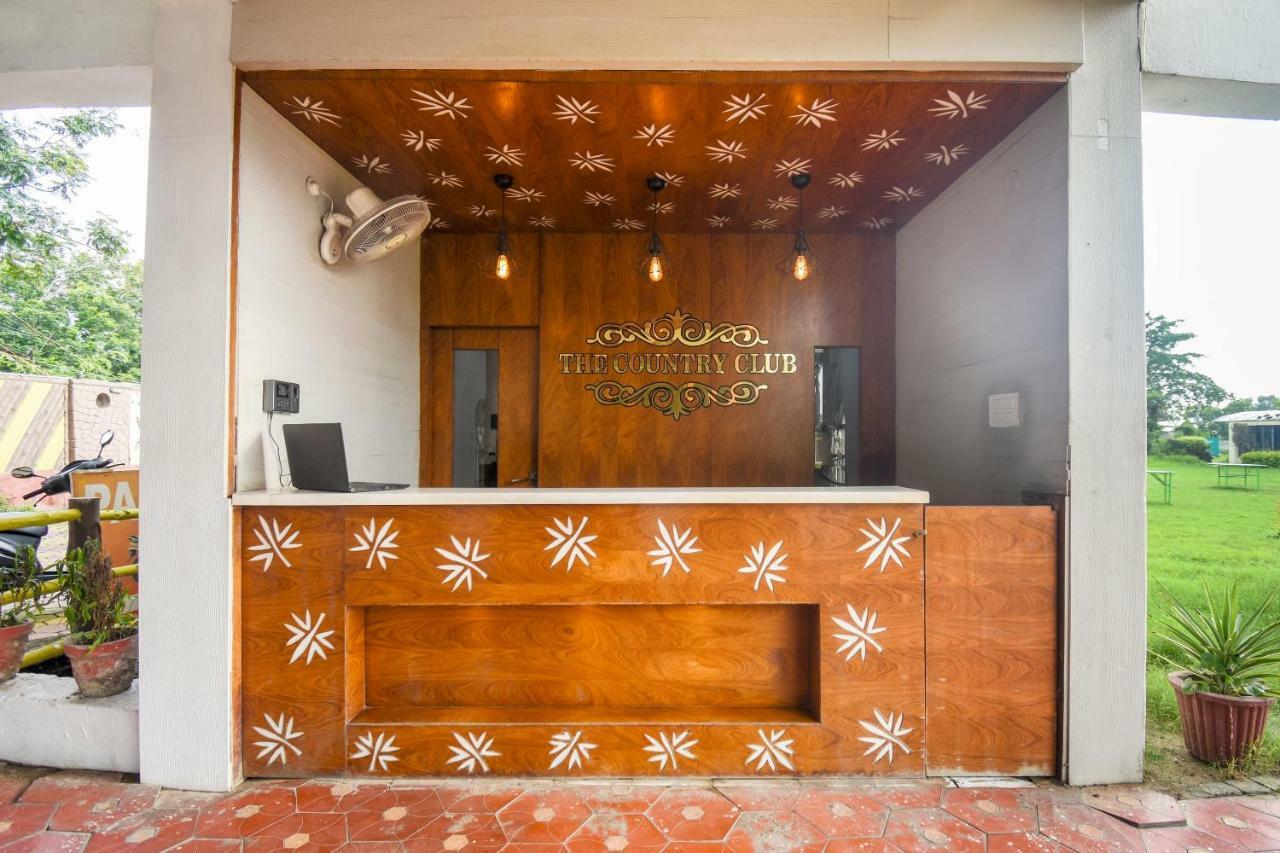 Oyo 47464 Hotel The Country Club Bilāspur Eksteriør bilde
